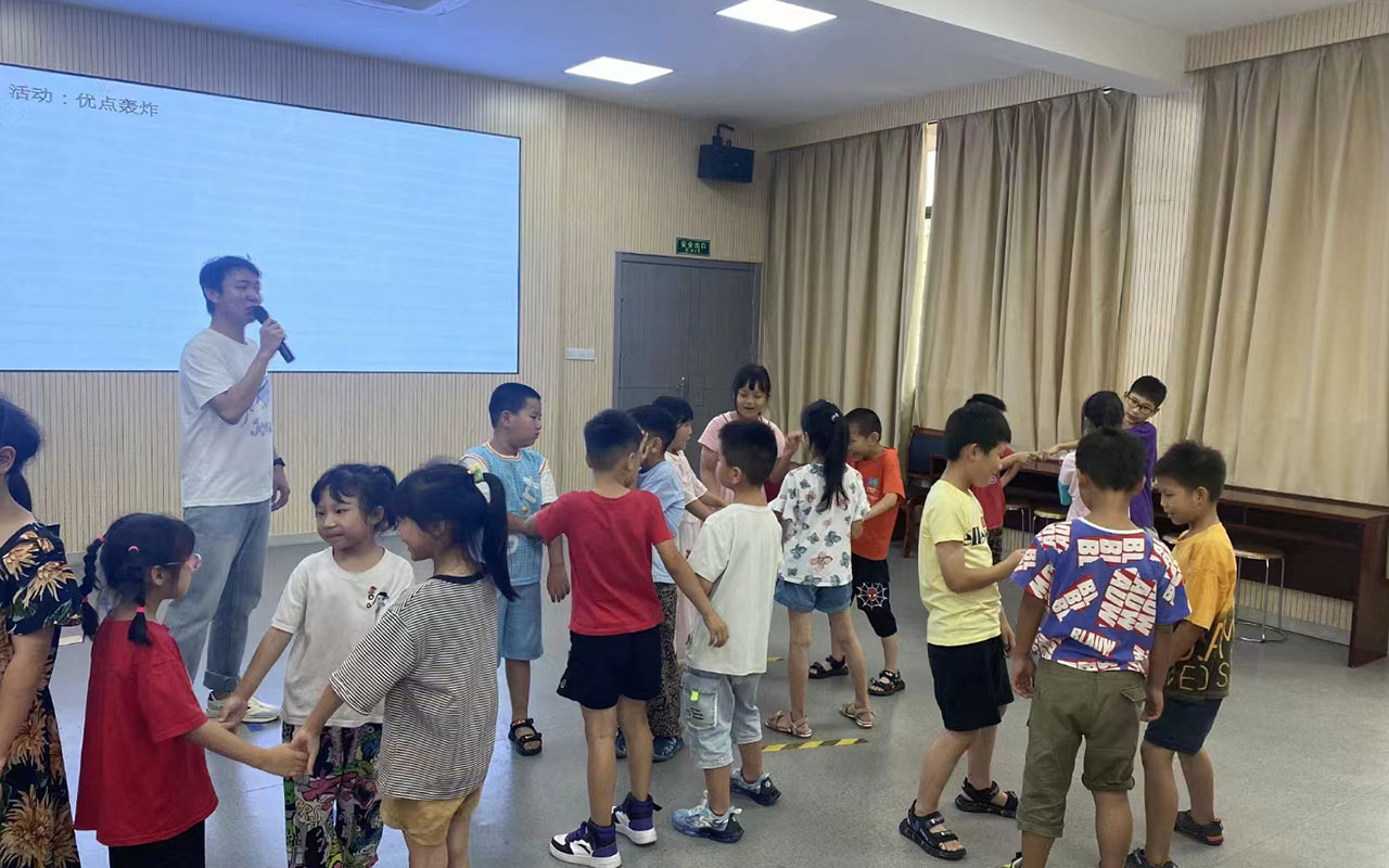 五大连池龙观乡中心学校